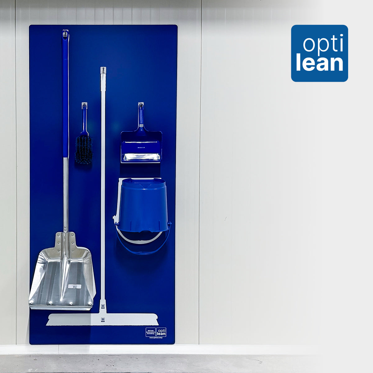 Cleaning Station mit Schattenwand – sichtbare Ordnung nach 5S im Betrieb