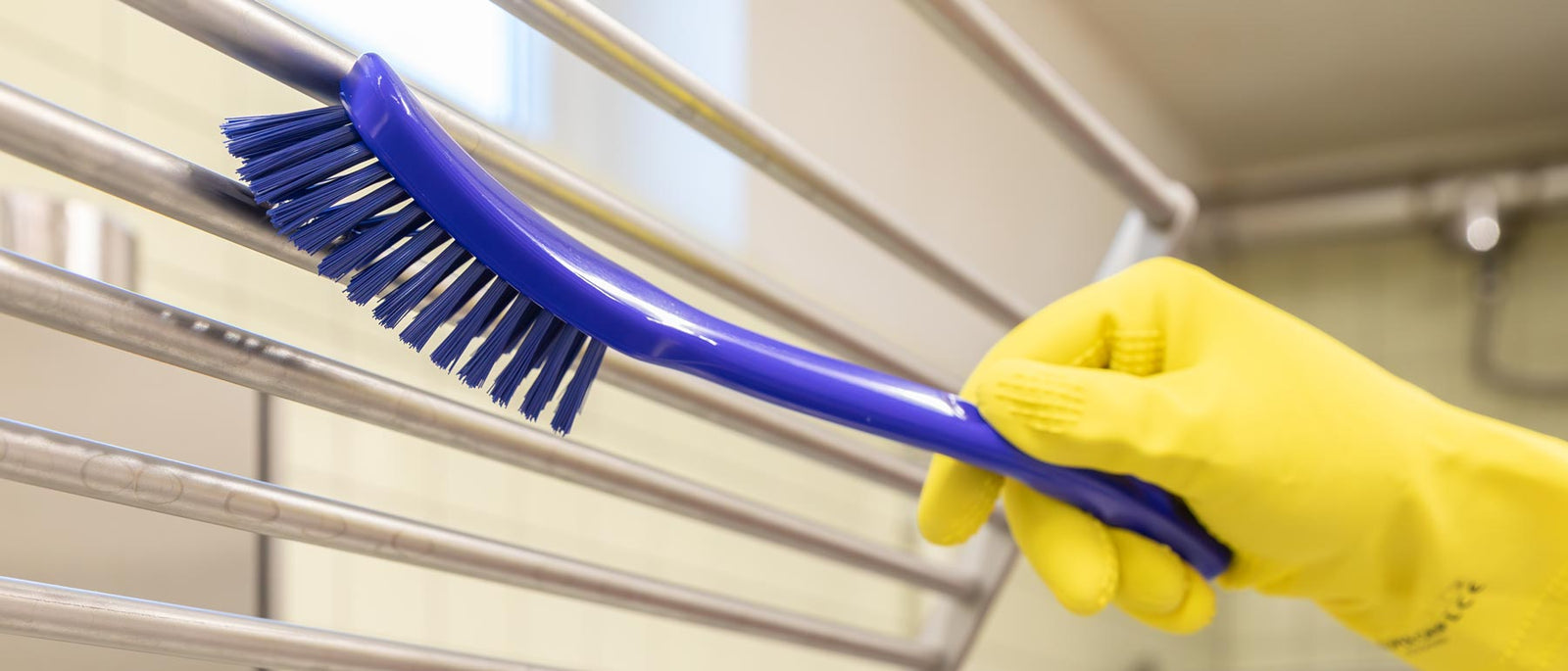 6S und Arbeitssicherheit: Warum Reinigungsgeräte oft unterschätzt werden